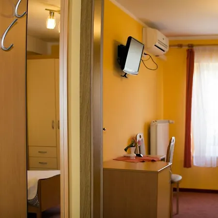 Πανσιόν Bohorc 3*